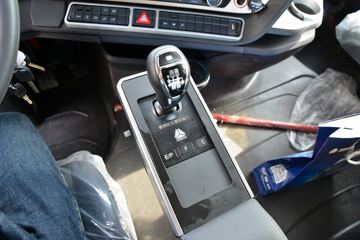 �й����� HOWO TH7�ؿ� 500���� 6X4 ǣ����(����)(ZZ4257V324HF1B)ͼƬ