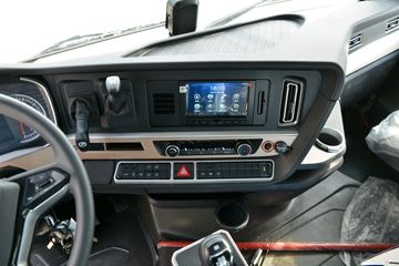 �й����� HOWO TH7�ؿ� 500���� 6X4 ǣ����(����)(ZZ4257V324HF1B)ͼƬ