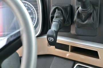 �й����� HOWO TH7�ؿ� 500���� 6X4 ǣ����(����)(ZZ4257V324HF1B)ͼƬ