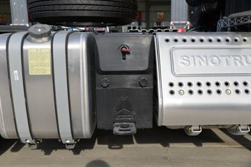 �й����� HOWO TH7�ؿ� 500���� 6X4 ǣ����(����)(ZZ4257V324HF1B)ͼƬ