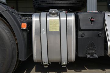 �й����� HOWO TH7�ؿ� 500���� 6X4 ǣ����(����)(ZZ4257V324HF1B)ͼƬ