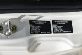 跨越者D5&nbsp;载货车驾驶室                                               图片