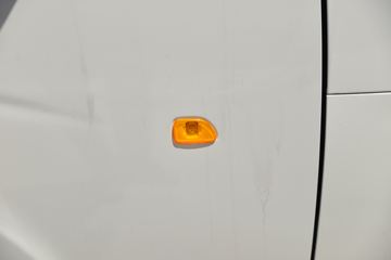 ������Խ��D5 PLUS ������ 1.6L 122���� ���� 3.64�׵�����س�(SC5034XLCUFD6B2)ͼƬ