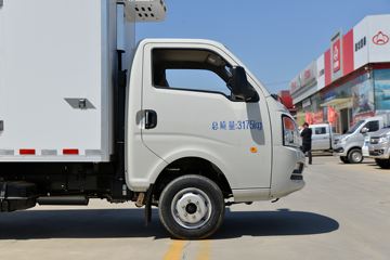 ������Խ��D5 PLUS ������ 1.6L 122���� ���� 3.64�׵�����س�(SC5034XLCUFD6B2)ͼƬ