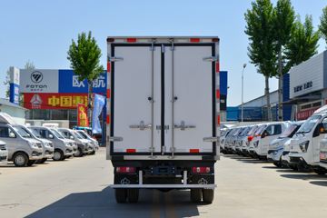 ������Խ��D5 PLUS ������ 1.6L 122���� ���� 3.64�׵�����س�(SC5034XLCUFD6B2)ͼƬ