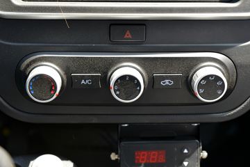 ������Խ��D5 PLUS ������ 1.6L 122���� ���� 3.64�׵�����س�(SC5034XLCUFD6B2)ͼƬ