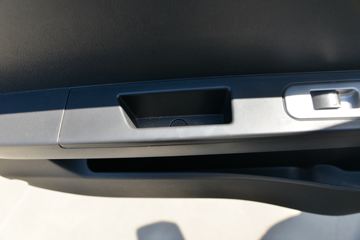 ������Խ��D5 PLUS ������ 1.6L 122���� ���� 3.64�׵�����س�(SC5034XLCUFD6B2)ͼƬ