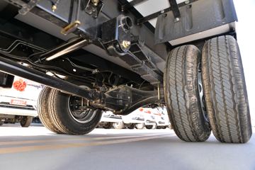 ������Խ��D5 PLUS ������ 1.6L 122���� ���� 3.64�׵�����س�(SC5034XLCUFD6B2)ͼƬ