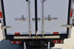 长安跨越者D5 PLUS 舒适型 1.6L 122马力 汽油 3.64米单排冷藏车(SC5034XLCUFD6B2)