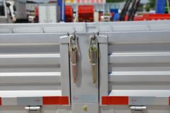 陕汽轻卡 德龙K3000 舒适版 130马力 4.18米单排栏板轻卡(国六)(YTQ1041KH331)