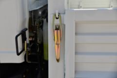 陕汽商用车 轩德X9 150马力 4X2 4.15米单排栏板轻卡(SX1040NP6331)