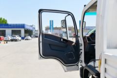 陕汽商用车 轩德翼9 速运版 150马力 4X2 4.15米单排栏板轻卡(国六)(SX1040NP633)
