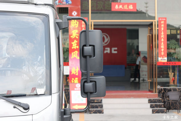 多利卡D6载货车长沙市火热促销中 让利高达0.8万