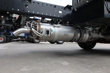 ���� ������D6-M ���ܰ��׼�� 140���� 4.2�׵�����ʽ�Ῠ(����)ͼƬ