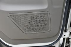 江铃 凯运蓝鲸 122马力 4X2 4.02米冷藏车(JX5045XLCTG26)