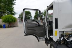 江铃 凯运蓝鲸 122马力 4X2 4.02米冷藏车(JX5045XLCTG26)