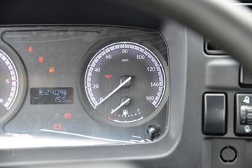 ���� ˳��խ�� 122���� 4X2 4.13����س�(����)(JX5041XLCTG26)ͼƬ