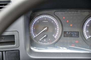 ���� ˳��խ�� 122���� 4X2 4.13����س�(����)(JX5041XLCTG26)ͼƬ