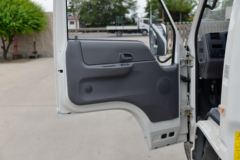 江铃 顺达窄体 122马力 4X2 4.13米冷藏车(国六)(JX5041XLCTG26) 江铃 顺达窄体 122马力 4X2 4.13米冷藏车(国六)(JX5041XLCTG26)