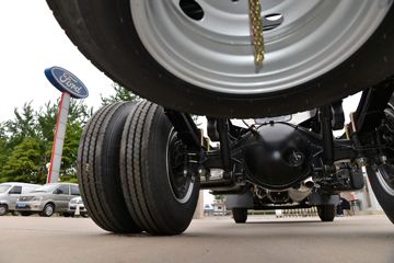 ���� ˳��խ�� 122���� 4X2 4.13����س�(����)(JX5041XLCTG26)ͼƬ