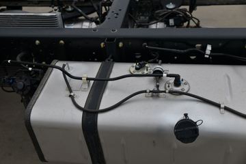 ���� ˳��խ�� 122���� 4X2 4.13����س�(����)(JX5041XLCTG26)ͼƬ