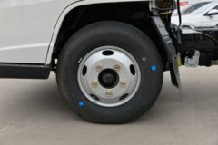 江铃 顺达窄体 122马力 4X2 4.13米冷藏车(国六)(JX5041XLCTG26) 江铃 顺达窄体 122马力 4X2 4.13米冷藏车(国六)(JX5041XLCTG26)