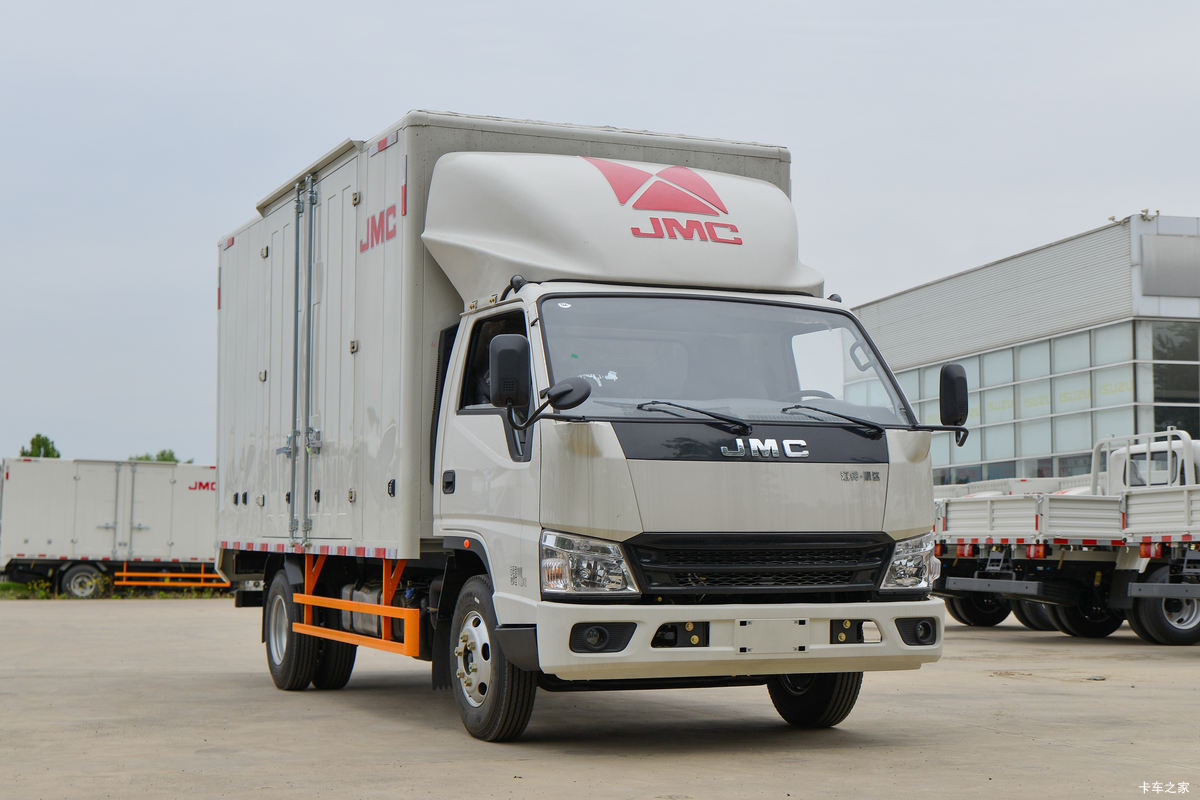 江铃 顺达宽体 143马力 4.2米单排厢式轻卡(国六)