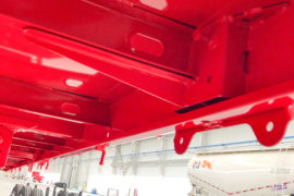 自卸半挂车&nbsp;自卸式半挂车底盘图片