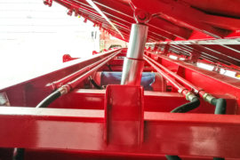 自卸半挂车&nbsp;自卸式半挂车底盘图片