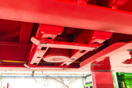 自卸半挂车&nbsp;自卸式半挂车底盘图片