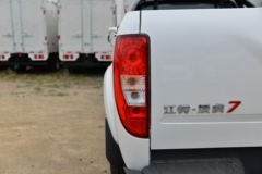 江铃 域虎7 2022款 舒享型 2.0T柴油 141马力 两驱手动 长轴双排皮卡