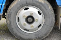 江铃 顺达窄体 122马力 3.265米双排栏板轻卡(液刹)(国六)(JX1041TSG26)