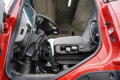 东风商用车 天锦KR PLUS 340马力 6X2 9.6米仓栅式载货车(国六)(DFH5260CCYD1)