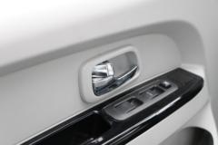 金杯 新海狮S 2021款 商务中央空调版 102马力 1.5L 7座面包车