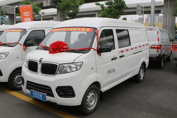 金杯 新海狮X30L 2021款 财富版 102马力 1.5L 5座封闭货车