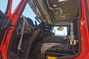 �й�����HOWO TH7 �콢�� 460���� 8X4 6.8����ж��(����)(ZZ3317W326HF1)ͼƬ