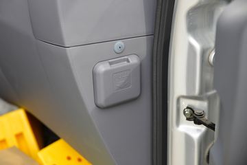 ���� �������� 150���� 4X2 4.08����س�ͼƬ