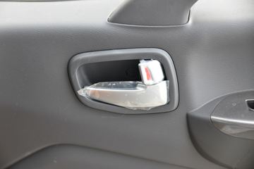 ���� ŷ��Rϵ 245���� 4X2 6.6����س�(����)(�ٱ�4.875)(BJ5186XLC-DM1)ͼƬ