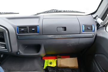 ���� ŷ��Rϵ 245���� 4X2 6.6����س�(����)(�ٱ�4.875)(BJ5186XLC-DM1)ͼƬ