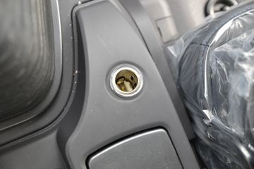 ���� ŷ��Rϵ 245���� 4X2 6.6����س�(����)(�ٱ�4.875)(BJ5186XLC-DM1)ͼƬ