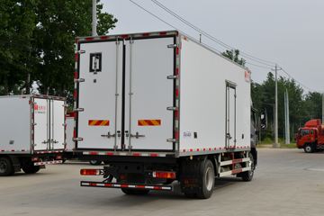 ���� ŷ��Rϵ 245���� 4X2 6.6����س�(����)(�ٱ�4.875)(BJ5186XLC-DM1)ͼƬ