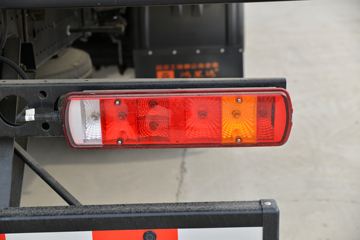 ���� ŷ��Rϵ 245���� 4X2 6.6����س�(����)(�ٱ�4.875)(BJ5186XLC-DM1)ͼƬ