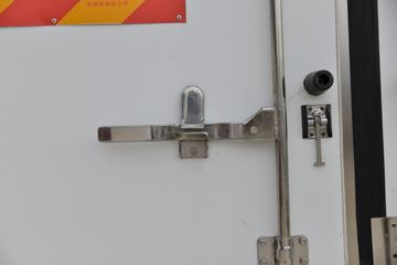 ���� ŷ��Rϵ 245���� 4X2 6.6����س�(����)(�ٱ�4.875)(BJ5186XLC-DM1)ͼƬ