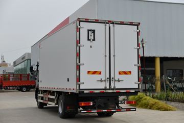 ���� ŷ��Rϵ 245���� 4X2 6.6����س�(����)(�ٱ�4.875)(BJ5186XLC-DM1)ͼƬ