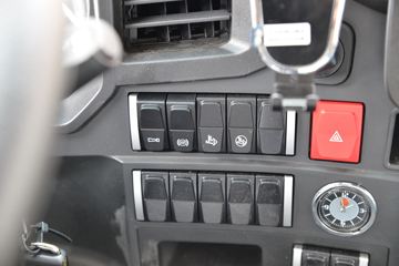 �й�����HOWO ͳ˧ 130���� 3.85���Ű������Ῠ(����)(����)ͼƬ