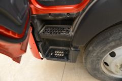 中国重汽HOWO G5X中卡 220马力 4X2 6.75米排半栏板载货车(ZZ1187K521DF1)