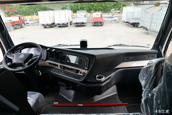 新车到店 东莞市HOWO TH7牵引车34.5万元