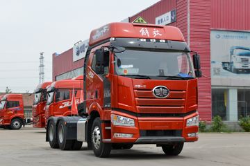一汽解放 新J6P重卡 质惠版 460马力 6X4 AMT自动挡危险品牵引车(国六)(CA4250P66K25T1E6Z)