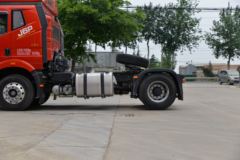 一汽解放 新J6P重卡 定制版 460马力 4X2 AMT自动挡牵引车(国六)(CA4180P66K25E6)