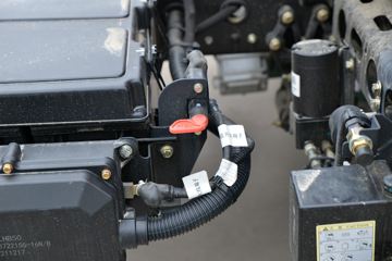 һ����� J6L�п� ������ ��ͨ�� 260���� 4X2 6.75��AMT�Զ�����դʽ�ػ���(����)(CA5170CCYP62K1L4A2E6)ͼƬ